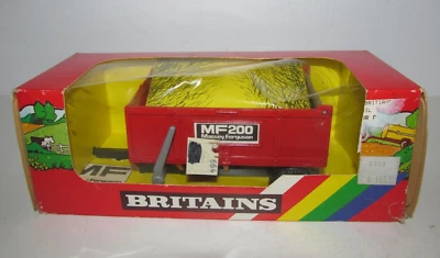 Vintage Britains 9572 Farm Implement Massey Ferguson MF200 Trailer 1:32 - Image 1 of 4