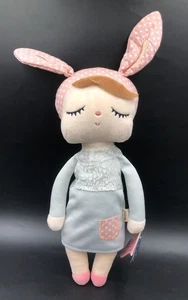 METOO ANGELA 17” ALTO PELUCHE SUAVE MUÑECA CONEJO DURMIENDO CON OREJAS ROSAS - Imagen 1 de 4