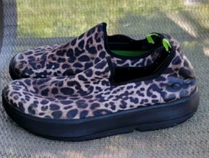 OOFOS OMG eeZee Recovery Schuh Slipper Damen Gr. W9 / EU40 Huali Cheetah Leopard - Bild 1 von 10