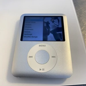 Apple iPod nano 3rd Gen Silver (4 GB) New battery installed New. Huge Bundle - Picture 1 of 5
