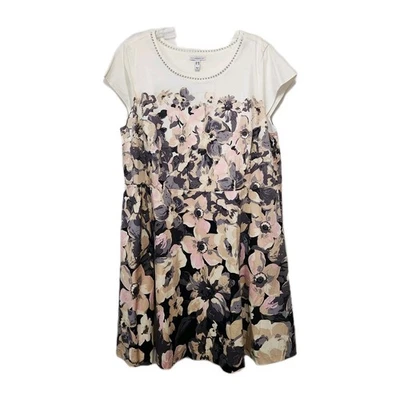 Vestido Isaac Mizrahi Live 26W Floral Lateral Cremallera Forrado Manga Gorra Bolsillos Laterales  Foto 1 de 4