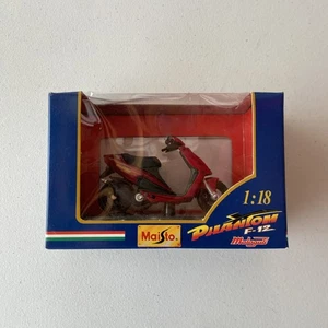 2 Wheelers Malaguti Phantom F12 Red Maisto 1:18 Scale New Sealed - Picture 1 of 3