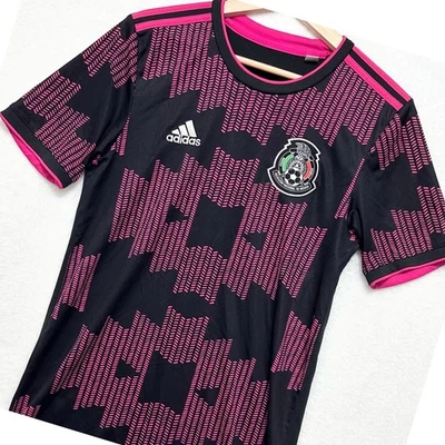 Camiseta de fútbol Adidas Selección México 2020/21 negra rosa para hombre pequeña CONCACAF Foto 1 de 4