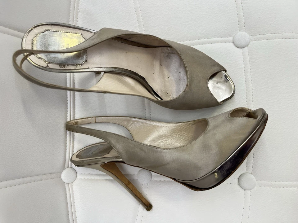 CRISTIAN DIOR Elegante Dorado Peep-toe Eslinga Trasera Tacones Talla 42 10.5 Cuero Satinado Foto 1 de 4