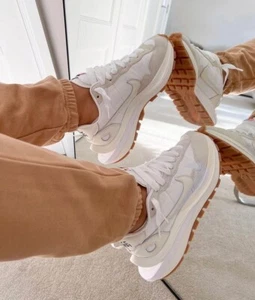 Size 10.5 - Nike sacai x VaporWaffle Sail Gum - Picture 1 of 5