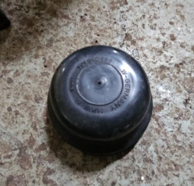 VW GOLF MK2 CORRADO REAR STRUT TOP COVER 191512135 - Image 1 of 2