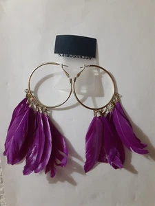 Orecchini a cerchio in piuma viola - stile boho dichiarazione audace - nuovi su cartoncino - Foto 1 di 5