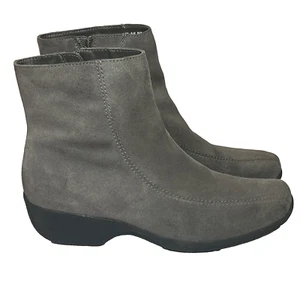 Clarks Ashlyn Boots Womens Sz 9.5W Gray Suede Water Resistant Side Zip Comfort - Picture 1 of 13