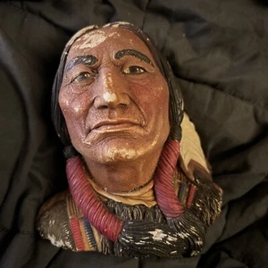 LEGEND PRODUCTS SITTING BULL INDIAN CHIEF CHALKWARE HEAD BOSSONS STYLE PLAQUE - Picture 1 of 4