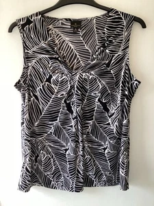 WORTHINGTON PETITE BLACK WHITE TOP SIZE LARGE  - Picture 1 of 11