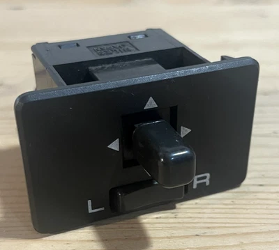 Switch mirror control Nissan R31/ B12/ C32/ D21/ M10/ S12/ T12/ T72/U11 - Image 1 of 4