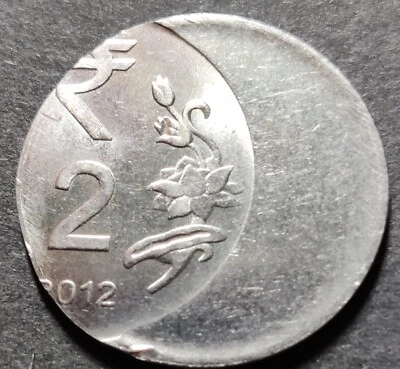 India Rs 2, UNC Error, 2012, Floral Pattern, Huge 'OFF CENTER' (A-8) - Image 1 of 2