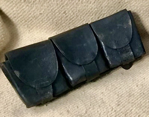 Spain, General Franco. Mauser rifle shooter equipment. Triple leather cartridge - Imagen 1 de 4