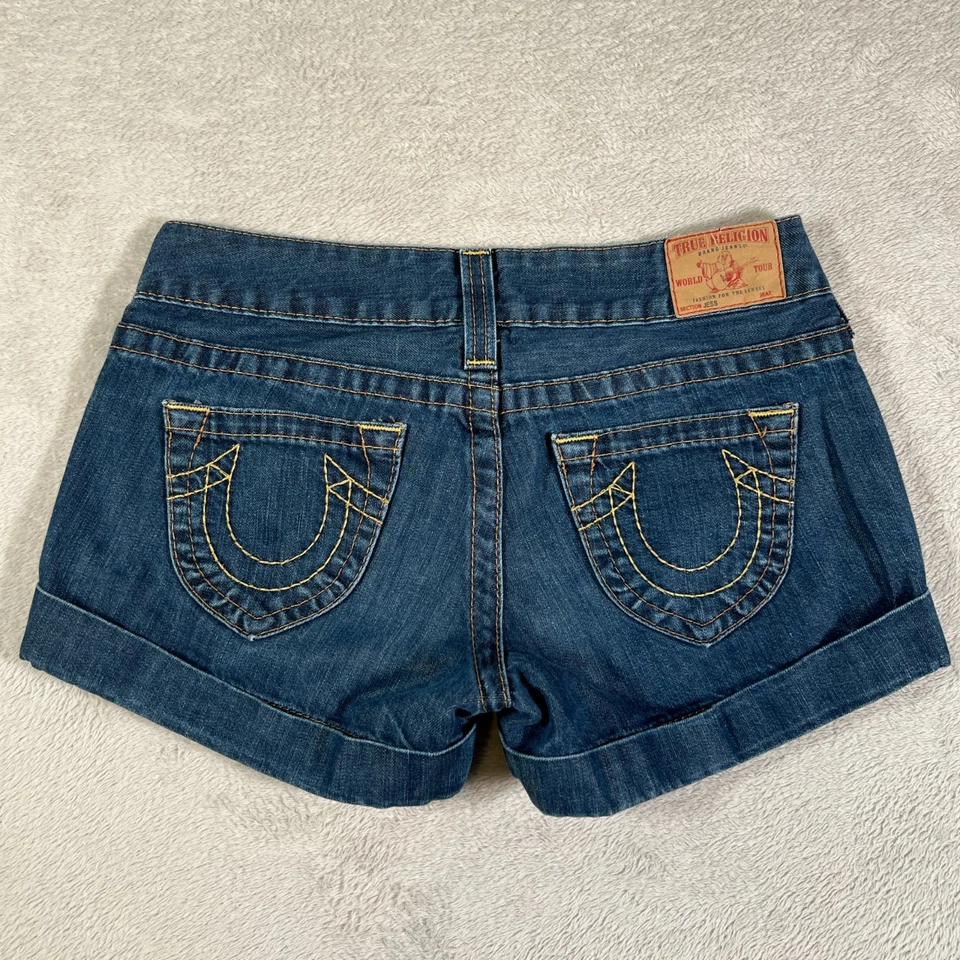 Pantalones cortos vaqueros Jess oscuros cintura baja vintage Y2K True Religion para mujer talla 27 Foto 1 de 4