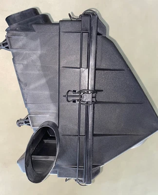 Mercedes-Benz Air Cleaner Assy - 163-505-03-60 - For MBZ ML430 & ML55 AMG 99-03 - Image 1 of 4