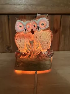 Vintage Kuschel Eulen auf einem Ast Keramik Akzent Lampe elektrisch Nachtlicht - Bild 1 von 5