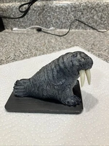 Schwarzes Walross Speckstein Wolf Original Skulptur Kanada Handarbeit sehr schöne Optik - Bild 1 von 18