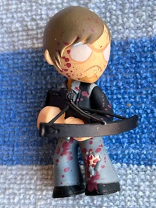 Funko Walking Dead Mystery Minis Series 2 DARYL DIXON 2 Hands Bloody Rare 1/72 - Picture 1 of 3