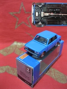 Lada VAZ BA3 2105 Zhiguli 1987 diecast car model 1:43 made in Soviet Union USSR - Picture 1 of 24