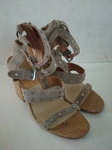 Foto 1 di 6