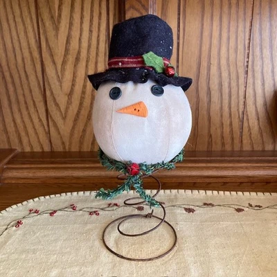 Primitive Snowman Head Spring Cupboard Tuck - Image 1 of 2
