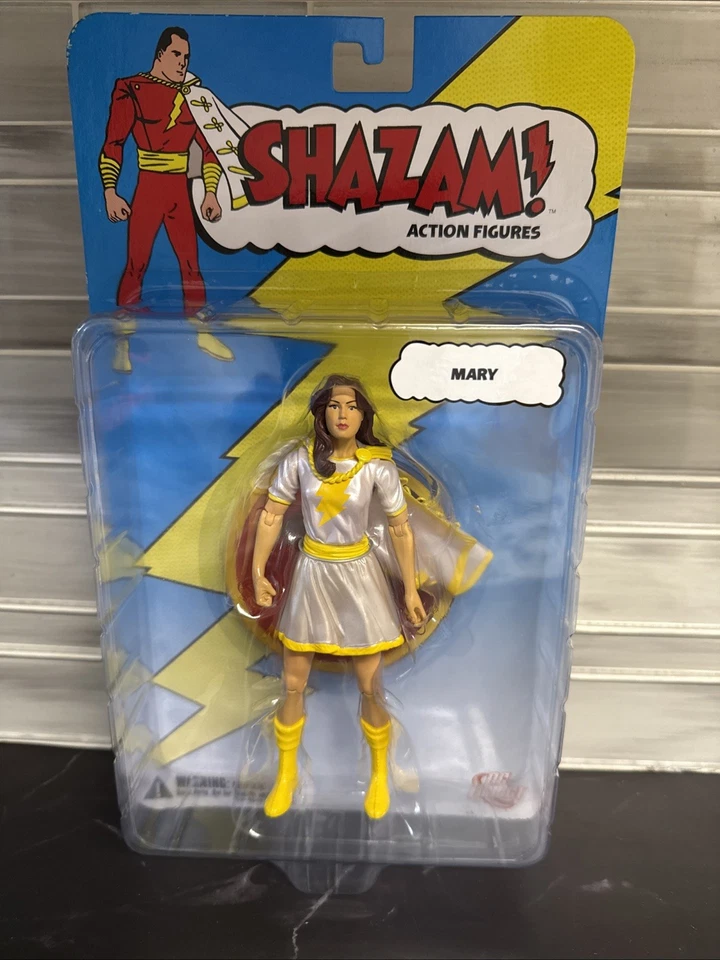 DC Direct Toys Shazam! Variante Blanca - Figura Mary Marvel 6” con Capa Nueva Foto 1 de 4