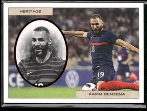 2023-24 Futera Unico Calcio Mondiale #HG062 Karim Benzema Heritage Rubino #/10 - Foto 1 di 2