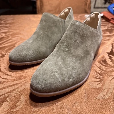 Zapatos de tiro Hush Puppies para mujer Sienna color topo nobuck talla 8,5 de ancho Foto 1 de 4