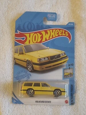 Volvo 850 Estate Wagon 2020 Hot Wheels 2/10 error de fundición de fábrica amarillo 45/250 Foto 1 de 4
