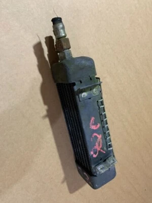 Enfriador de aceite Porsche 928 92830702900 Foto 1 de 4