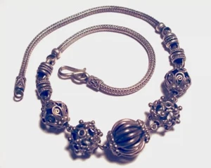 Hermoso COLLAR GARGANTILLA ARTESANO BALINÉS CUENTAS FILIGRANA ESTERLINA 925 Firmado BA - Imagen 1 de 5