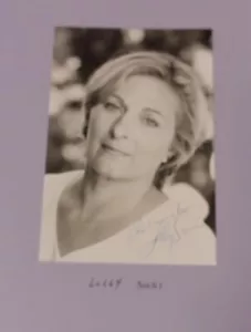 Lolly Susi UK Actress Original Signed Photo - Picture 1 of 1