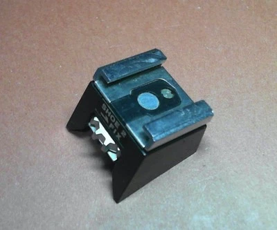 Accesorio Olympus Flash Shoe 2 usado de colección para OM-1n/OM-2n Foto 1 de 4