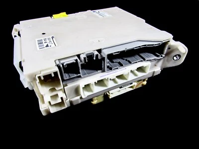 Lexus IS II XE2 Centralina Bordo Rete Interno Portafusibili Destro - Immagine 1 di 4
