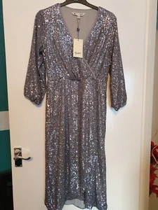 Yumi Atemberaubendes Pailletten Wickel Abendkleid Brandneu mit Etikett 10 - Bild 1 von 12