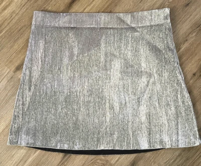 Womens Skirt Size 18 H&M Brand Metallic Silver 19 inches NWT - Image 1 of 4