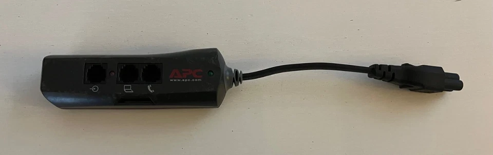 APC PNOTEPRO3 Mobiler Überspannungsschutz - Perfekt für Reisen im globalen Süden - Bild 1 von 4