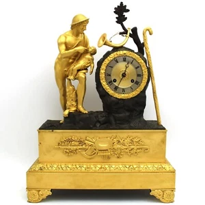 Horloge Pendule d'époque Restauration - en bronze doré - 19ème siècle - signé - Imagen 1 de 13