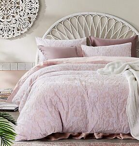 Tahari Textured Jacquard Cottage Duvet Cover Reversible Woven Damask Blush Pink