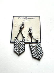 ER3528 UNIQUE VINTAGE STYLE BLACK TONE WHITE CRYSTAL DANGLE STUD EARRINGS - Picture 1 of 1