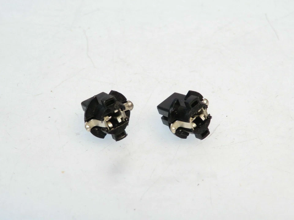 Soportes de bombilla de iluminación de instrumentos marca Smiths para Triumph TR7 y TR8 AAU3616 Foto 1 de 2