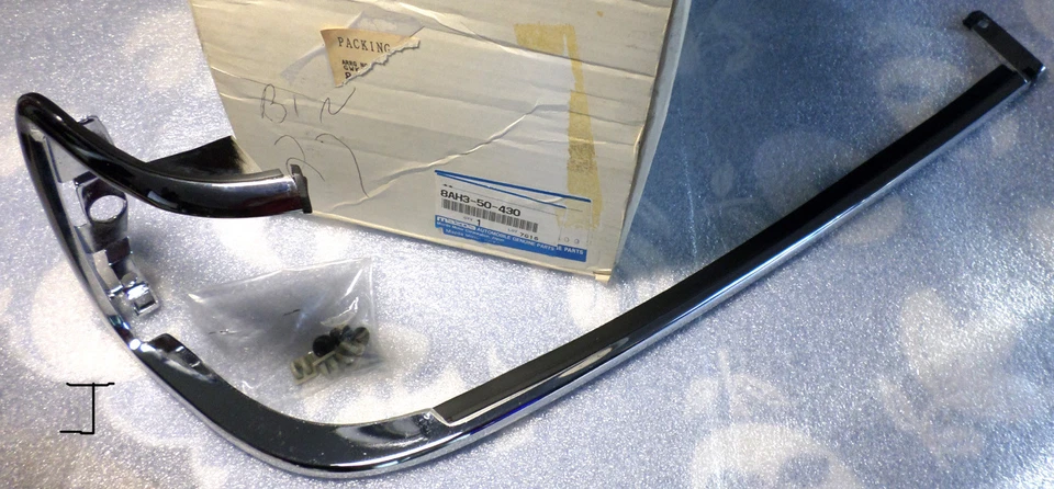"GENUINE" NOS MAZDA 1988 1989 929 Base Right Headlight Trim Molding 8AH3-50-430  - Изображение 1 из 1