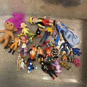 Huge Lot Of Vintage Figures & Toys - Rugrats, Trolls, Pinnochio, Etc - 90s-00s - Picture 1 of 5