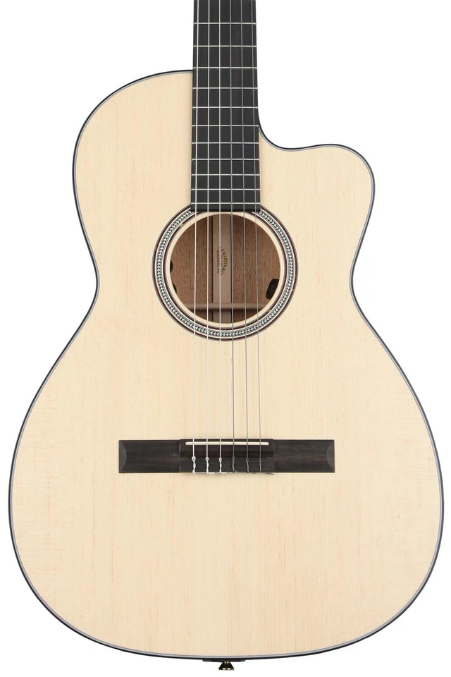 Martin 000C12-16E Acoustic-electric Nylon-string Guitar - Natural