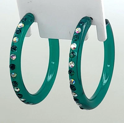 ARO DE PLÁSTICO VERDE DK TRANSPARENTE DELGADO CON PENDIENTES DE MODA DE DIAMANTES DE IMITACIÓN VERDE DK y AB. Foto 1 de 4