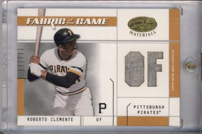 Tela del juego de materiales certificados Leaf 2003 posición Roberto Clemente/10 Foto 1 de 2