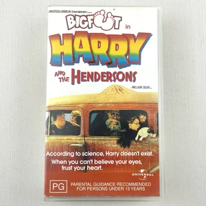 Bigfoot in Harry and the Hendersons VHS Movie - Picture 1 of 11