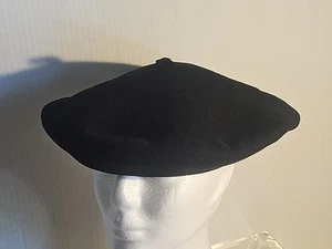 Schwarze Wollhose Elosegul Baskenmütze - Bild 1 von 9