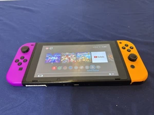 Nintendo Switch v1 Videospielkonsole nur HAC-001 Orange/Lila - Bild 1 von 5