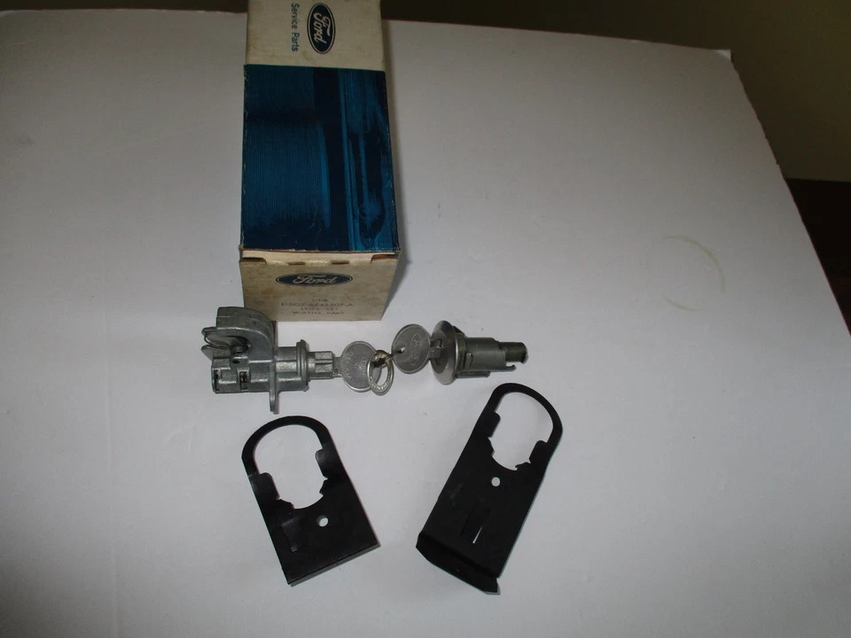 NOS FORD 1972-76 TORINO-1976 MERCURY MONTEGO- TRUNK-GLOVE BOX LOCK KIT - Imagem 1 de 1
